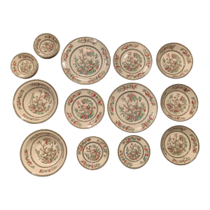 Vintage Dinnerware Collection of "Indian Tree" Pattern From England- 21 Pieces