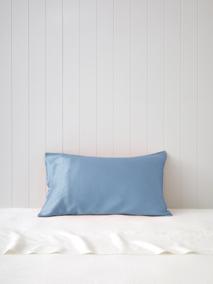 Silk Boxed Standard Pillowcase in Blue