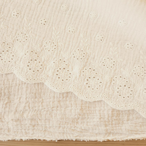 Tissu double gaze broderie anglaise festonnée - Naturel