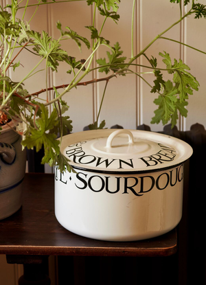 Black Toast Medium Enamel Bread Bin