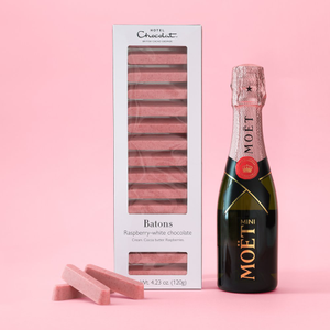 Hotel Chocolat Pink Batons & Moët et Chandon Rosé 20cl