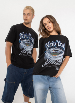 Majestic MLB New York Yankees Gothic Stadium Tee