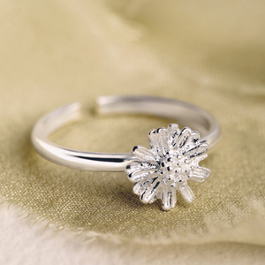 Tempest Meadow Silver Textured Flower Toe Ring