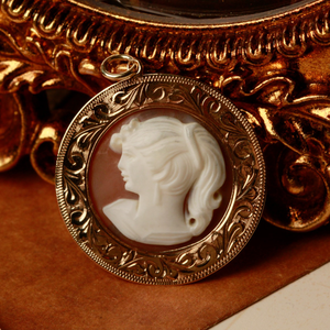 Pre-Owned Vintage 1969 9ct Yellow Gold Cameo Pendant
