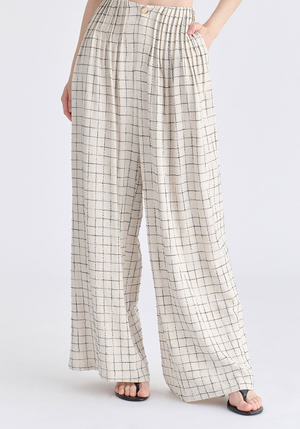 Front Pleats Detail Wide Leg Trousers