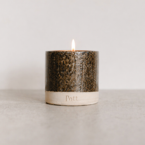 Cableknit Candle with Tonka (Standard)