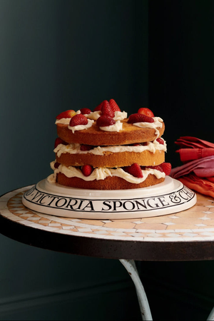 Seconds Black Toast Classic Cake Stand