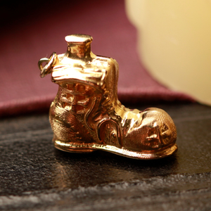 Pre-Owned Vintage 1976 9ct Yellow Gold House Boot Charm