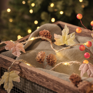 2 m LED-Herbstgirlande mit Blättern, Tannenzapfen & 20 Mikro-LEDs, Warmweiß