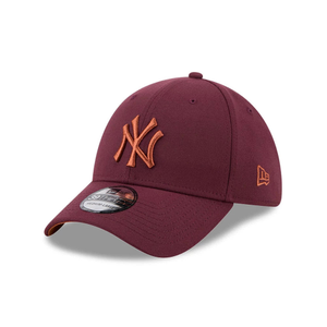 New York Yankees MLB Frosted Rust Dark Red 39THIRTY Stretch Fit Cap