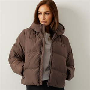 Closure London Dames Storm Cuff Korte Puffer Jas Koffie