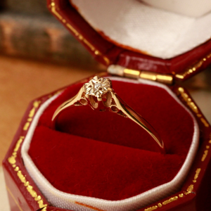 Pre-Owned Vintage 1985 9ct Yellow Gold Diamond Solitaire Ring