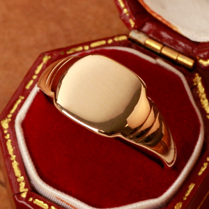 Pre-Owned Vintage 1953 9ct Yellow Gold Signet Ring