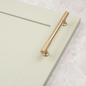 Light Brushed Brass Reeded End Bar Handles & Matching Knobs - 128mm Handle