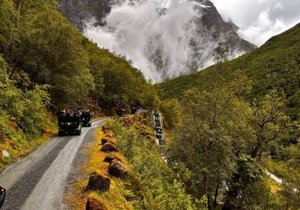 Birksdal Glacier by Troll Car