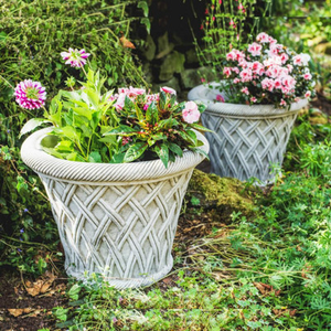 Large Wicker Pattern Elisabethan Stone Plant Pot