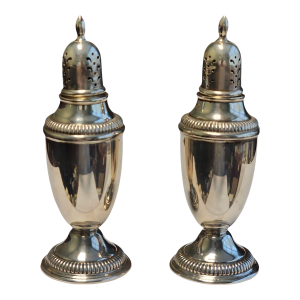 Mid 20th Century International Silver Company Kenilworth Sterling Silver Salt and Pepper Shaker Set