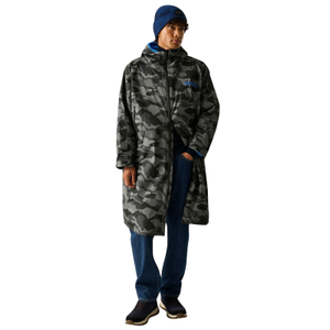 Regatta Outdoor Active Adults Waterproof Changing Robe - S/M / Grey Camo Sonic Blue