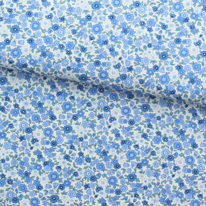 Tissu popeline de coton japonais Sevenberry - Fleurs bleues fond bleu clair