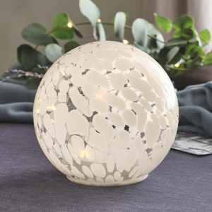 15 cm große LED-Glaskugel mit Timer aus Konfetti-Glas