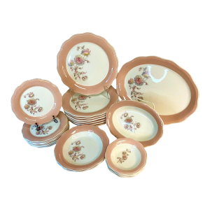 1930s Art Deco Shabby Chic Peach China Dinnerware Service for 7 - 22 Piece Set.