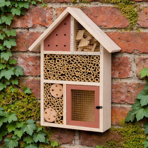Insect hotel - rust