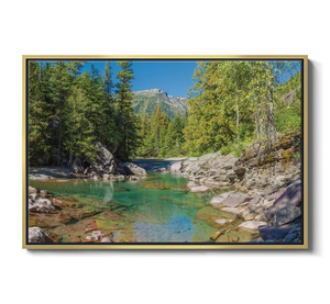 McDonald Creek along Going-to-the-Sun Road at US Glacier National Park, Montana, USA