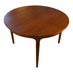 Beautiful Yet Simple Mid Century Modern Round Dining Table by Nathan Furniture Attributed, Circa 1960s.