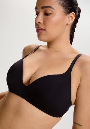 the no-show lightly lined wireless bra