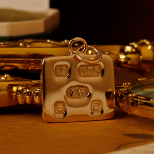 Pre-Owned Vintage 1976 9ct Yellow Gold Square Ingot Pendant