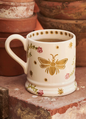 Elizabeth Scarlett Honey Bee 1/2 Pint Mug Gift Boxed