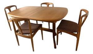 Diethelm Scanstyle Extendable Dining Table (Circa 1970s)