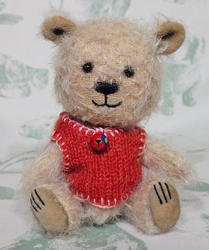 Rosie by Lynne Farmer - 12cm