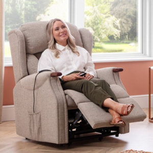 Celebrity - Canterbury - Dual Motor Riser Recliner Petite Fabric