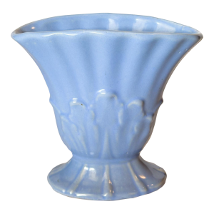 1930s Perwinkle Usa Pottery Fan Vase