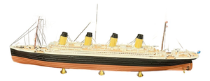 Late 20th Century r.m.s. Titanic Danbury Mint Collector’s Model Ship in Display Case – Museum Quality Detail